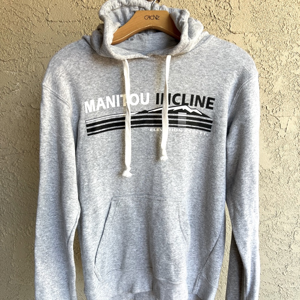 J. America Manitou Incline Gray Hoodie Size  M